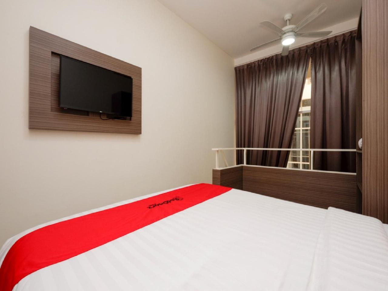 Reddoorz Plus Near Paragon Mall Semarang Hotel Exterior foto